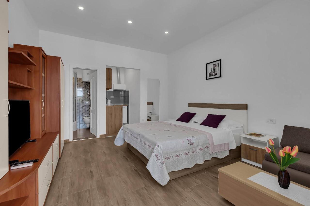 Sea Breeze Studios Tučepi Buitenkant foto